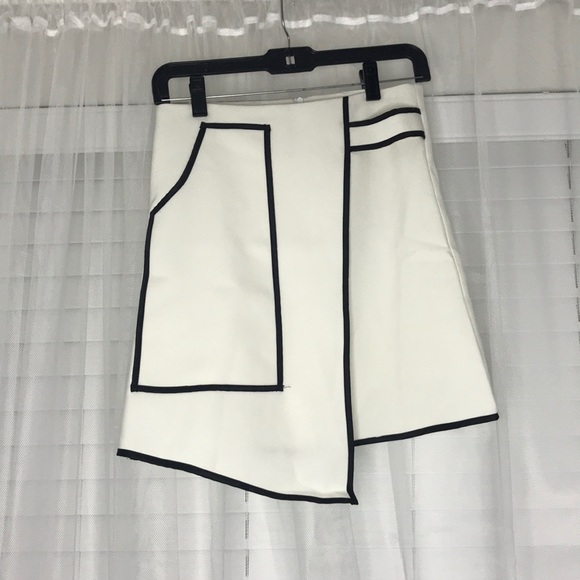 Chicwish Dresses & Skirts - NWT Black and White Structural Skirt